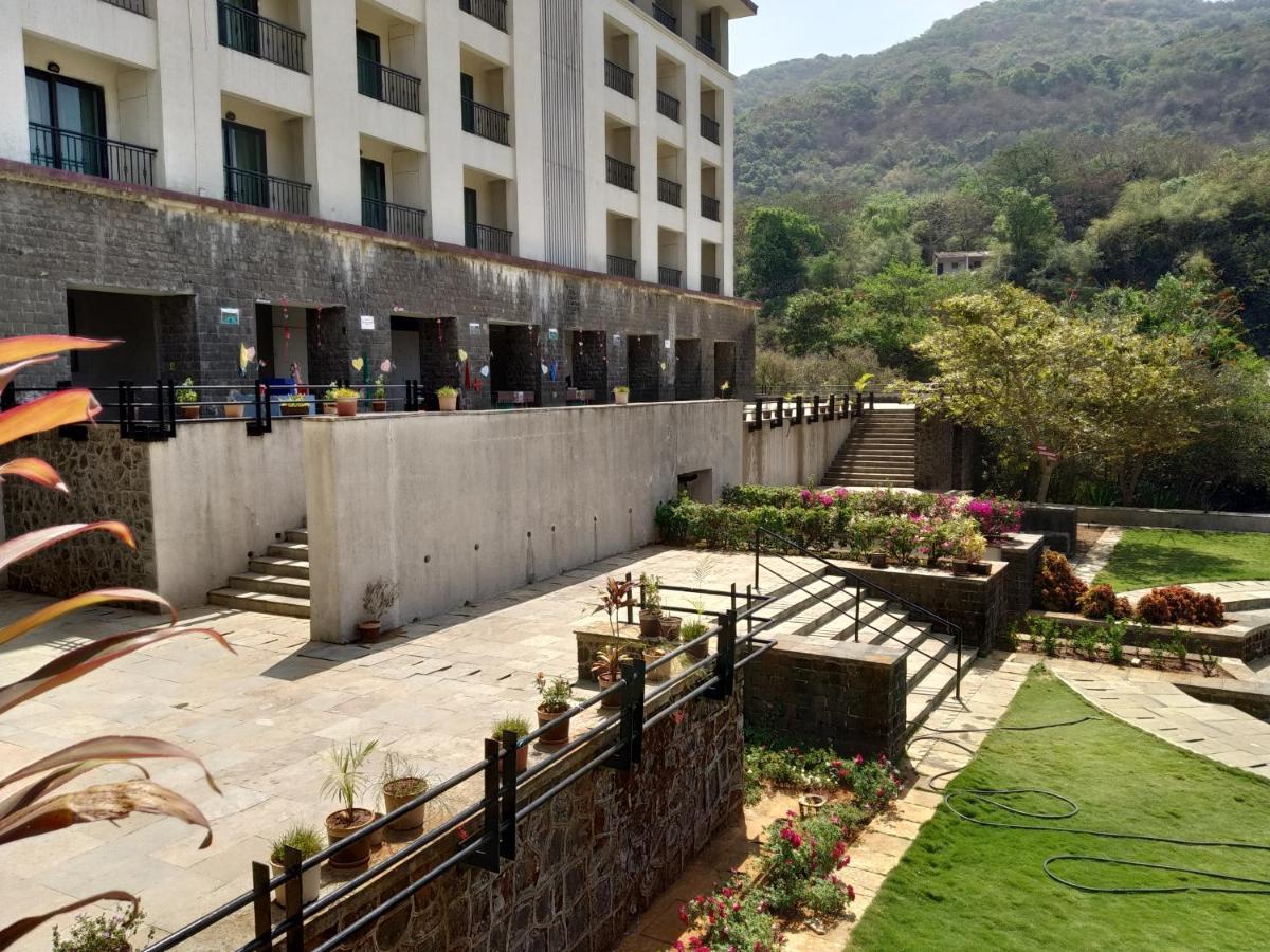 Celebration Lavasa Hotel Exterior foto