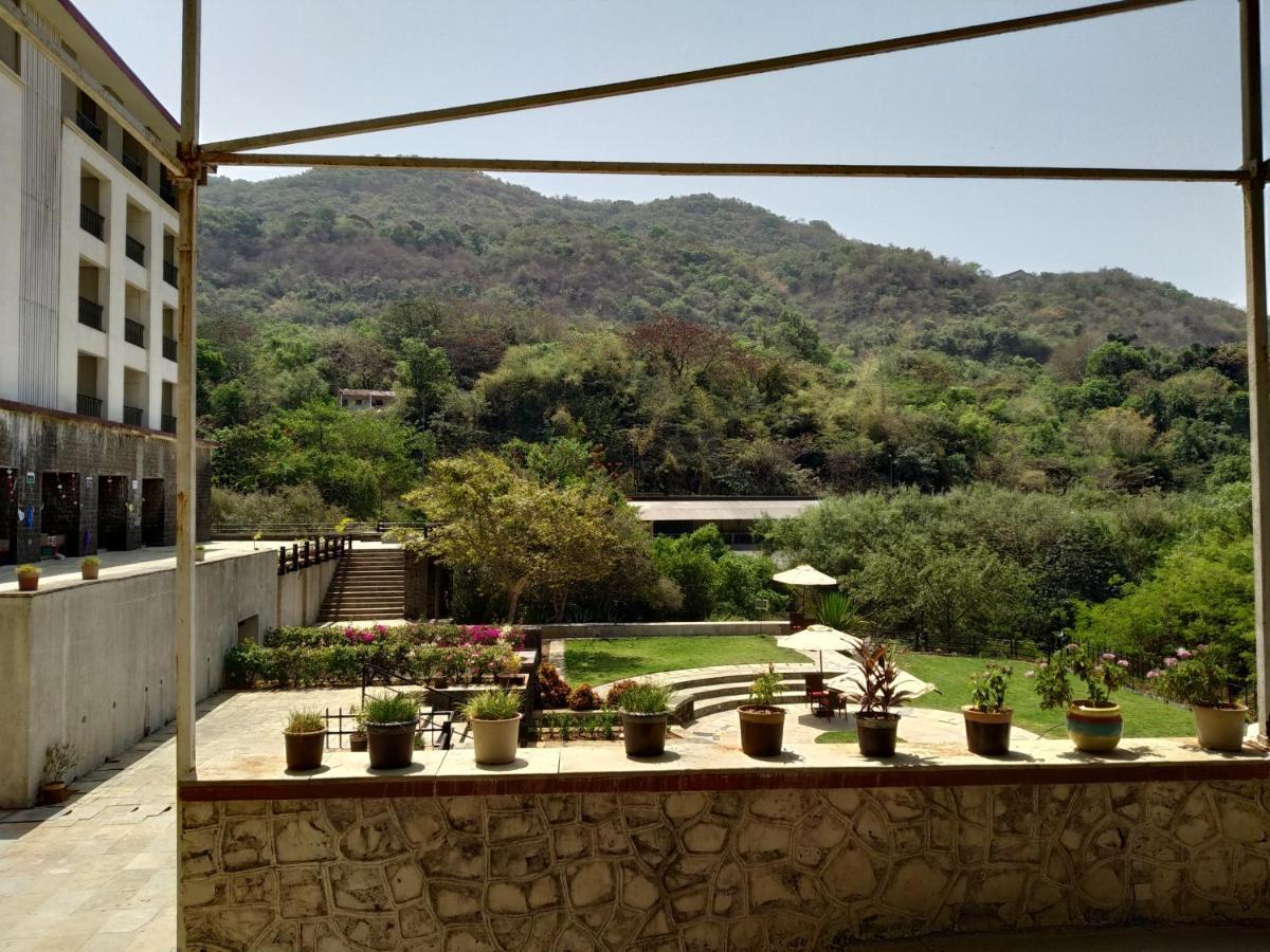 Celebration Lavasa Hotel Exterior foto