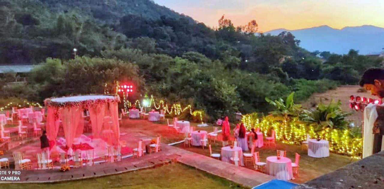 Celebration Lavasa Hotel Exterior foto